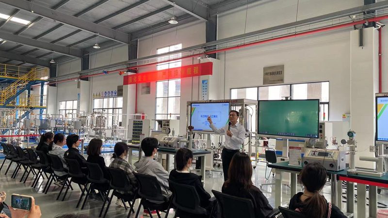 改性塑料与工程塑料：外壳材料选型的关键考量